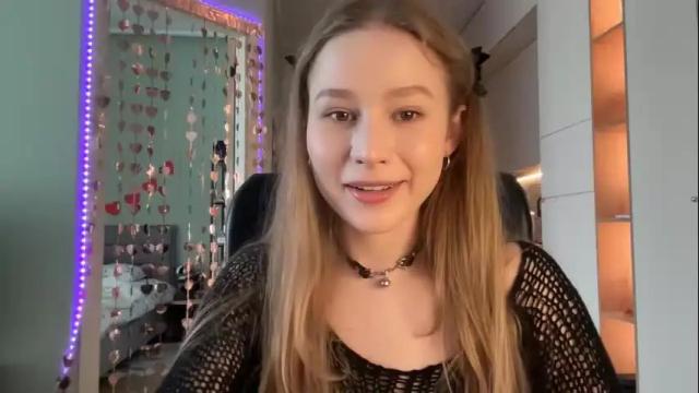 Image 3 of whoisalisa Stream on Chaturbate on 1 month ago