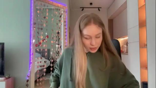 Image 12 of whoisalisa Stream on Chaturbate on 1 month ago