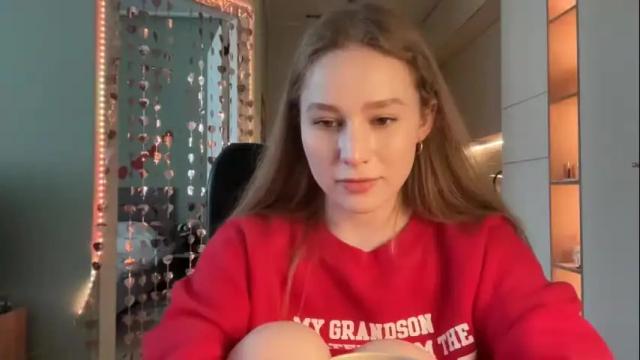 Image 2 of whoisalisa Stream on Chaturbate on 26 days ago