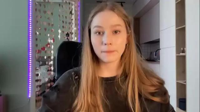 Image 3 of whoisalisa Stream on Chaturbate on 24 days ago