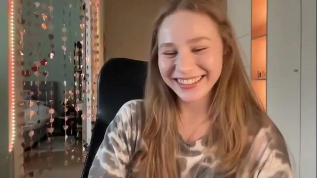 Image 8 of whoisalisa Stream on Chaturbate on 17 days ago
