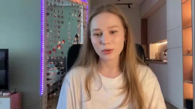 Image 3 of whoisalisa Stream on Chaturbate on 11 days ago