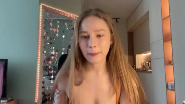 Image 7 of whoisalisa Stream on Chaturbate on 9 days ago