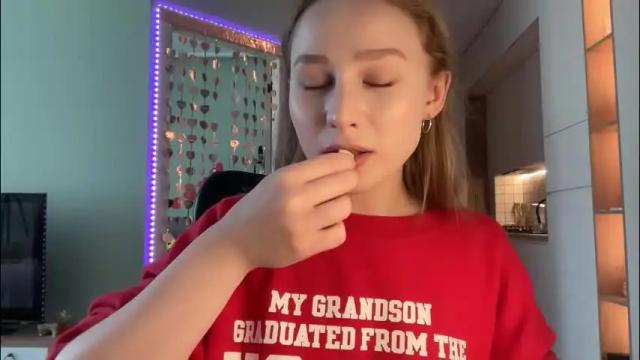 Image 3 of whoisalisa Stream on Chaturbate on 2 months ago