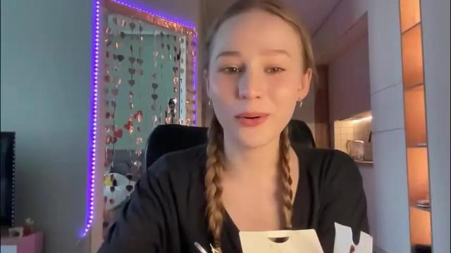 Image 6 of whoisalisa Stream on Chaturbate on 2 months ago
