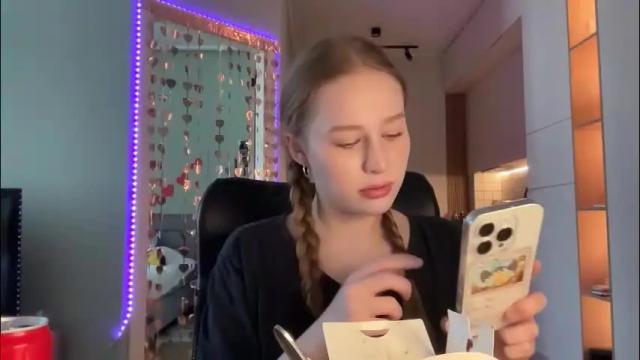 Image 7 of whoisalisa Stream on Chaturbate on 2 months ago
