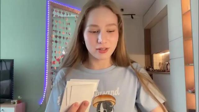 Image 12 of whoisalisa Stream on Chaturbate on 2 months ago