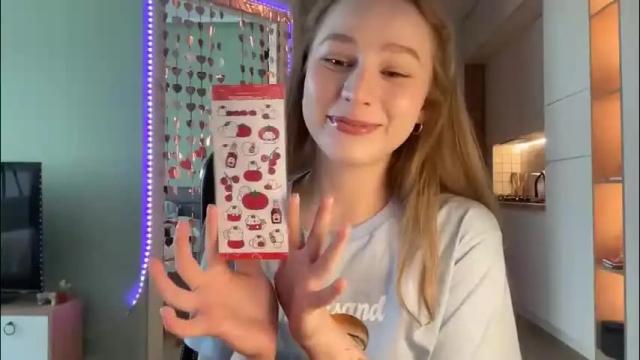 Image 8 of whoisalisa Stream on Chaturbate on 2 months ago