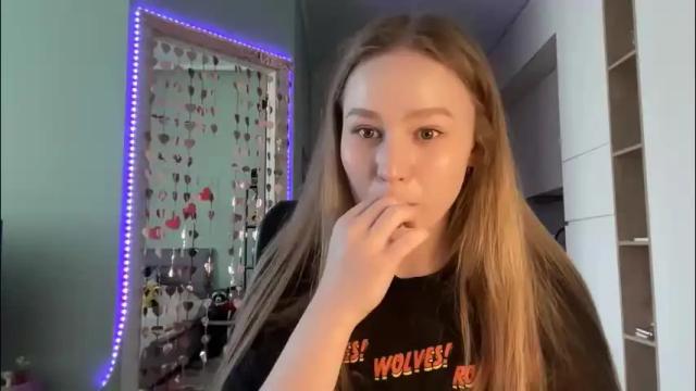 Image 12 of whoisalisa Stream on Chaturbate on 2 months ago