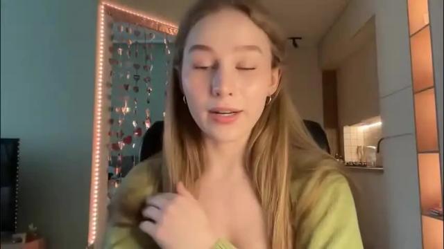 Image 3 of whoisalisa Stream on Chaturbate on 2 months ago