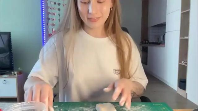 Image 7 of whoisalisa Stream on Chaturbate on 2 months ago