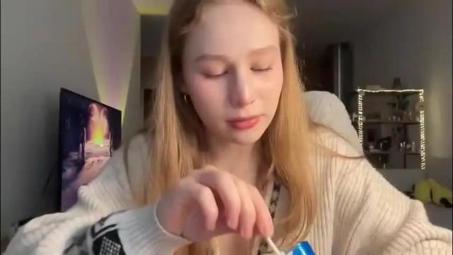 Image 4 of whoisalisa Stream on Chaturbate on 24 days ago