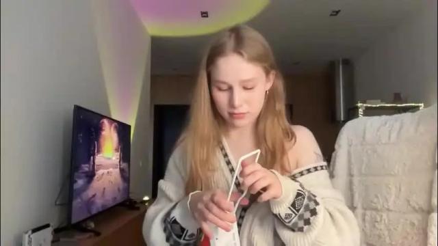 Image 6 of whoisalisa Stream on Chaturbate on 24 days ago