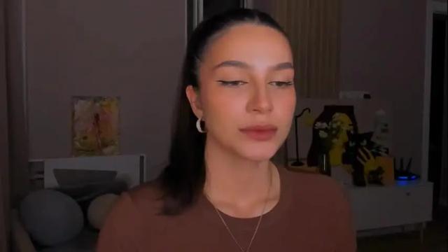 Image 3 of whoislulu Stream on Chaturbate on 24 days ago