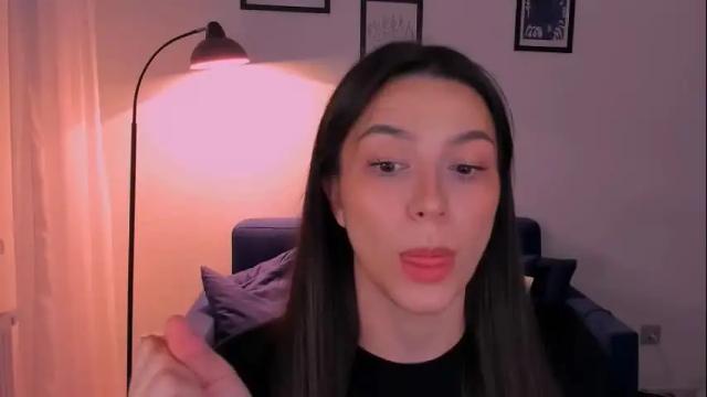 Image 2 of whoislulu Stream on Chaturbate on 13 days ago