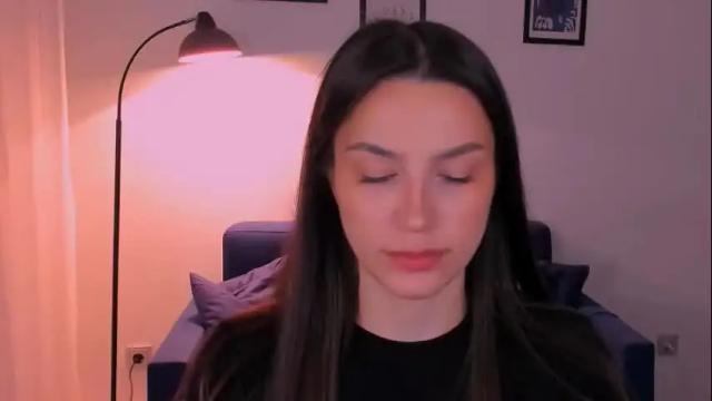Image 7 of whoislulu Stream on Chaturbate on 13 days ago
