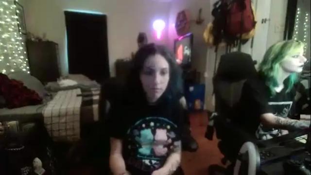 Image 2 of wickedgf222 Stream on Chaturbate on 19 months ago
