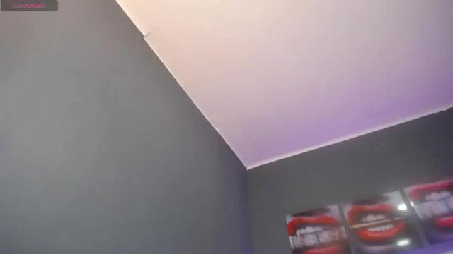 Image 4 of widney__beckham Stream on Chaturbate on 13 months ago