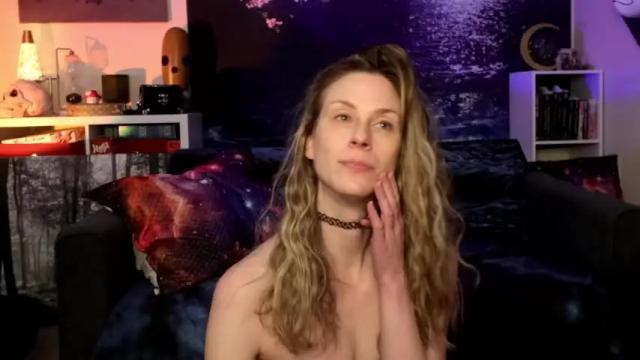 Image 12 of width_of_a_peach Stream on Chaturbate on 13 months ago