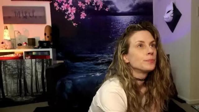 Image 2 of width_of_a_peach Stream on Chaturbate on 13 months ago
