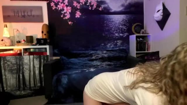 Thumbnail 2, width_of_a_peach's Stream at Chaturbate, 13 months ago