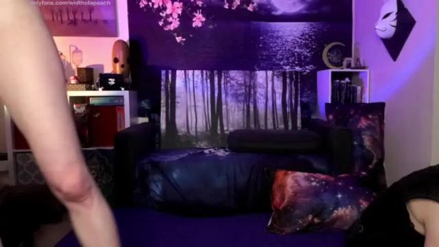 Image 2 of width_of_a_peach Stream on Chaturbate on 12 months ago
