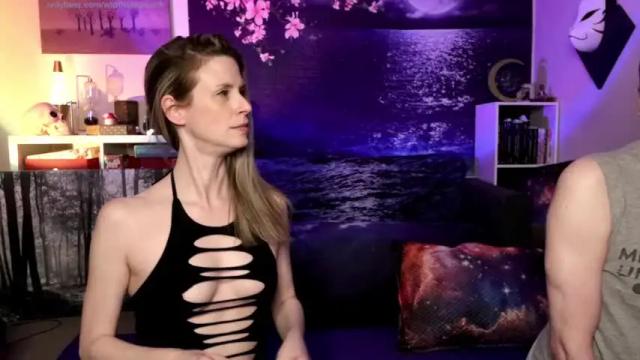 Image 7 of width_of_a_peach Stream on Chaturbate on 14 months ago