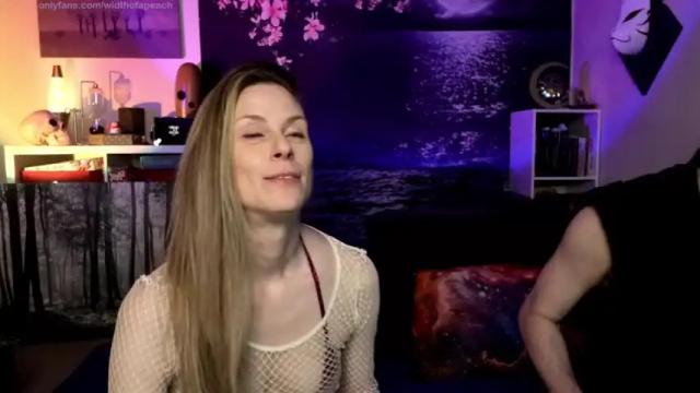Image 3 of width_of_a_peach Stream on Chaturbate on 12 months ago