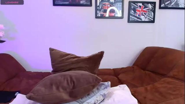 Image 10 of wifey_needs Stream on Chaturbate on 9 days ago