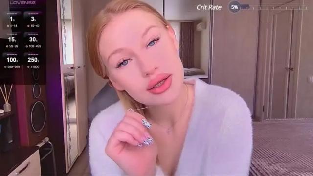 Image 10 of wild_b_e_r_r_y Stream on Chaturbate on 13 months ago