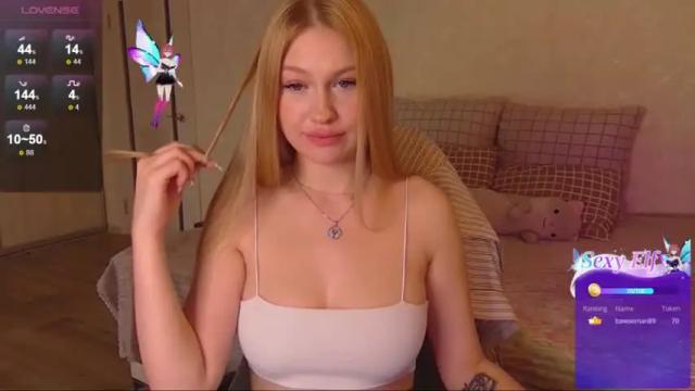 Image 12 of wild_b_e_r_r_y Stream on Chaturbate on 13 months ago