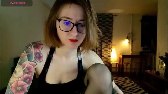 Image 2 of wild_peony Stream on Chaturbate on 29 days ago