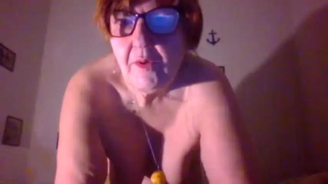 Image 3 of wildredcat Stream on Chaturbate on 14 months ago