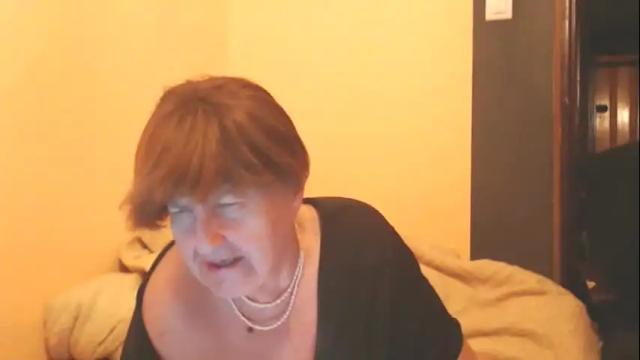 Image 3 of wildredcat Stream on Chaturbate on 1 month ago