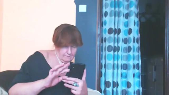 Image 2 of wildredcat Stream on Chaturbate on 12 days ago
