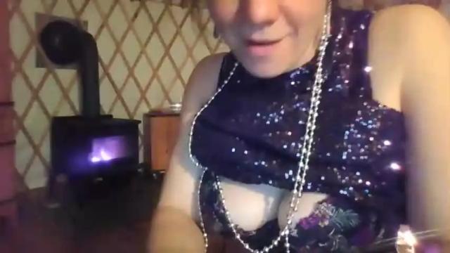 Image 3 of wildsexyfloralove Stream on Chaturbate on 17 months ago