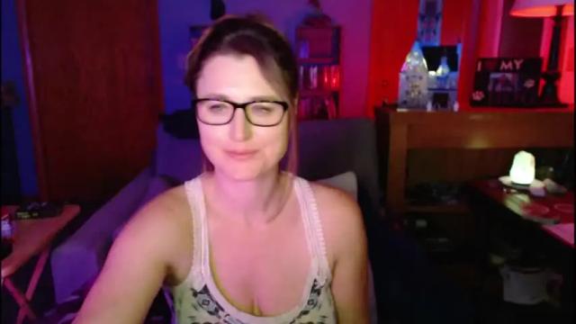 Image 12 of wildsouthernpeach Stream on Chaturbate on 17 months ago