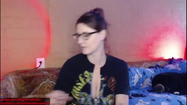Thumbnail 1, wildsouthernpeach's Stream at Chaturbate, 17 months ago