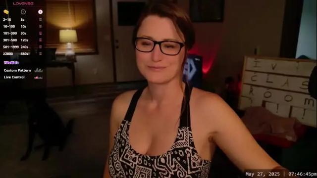 Image 12 of wildsouthernpeach Stream on Chaturbate on 17 days ago