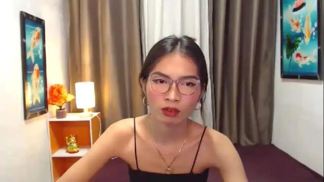 Image 2 of wildtsclarahugecock Stream on Chaturbate on 18 months ago