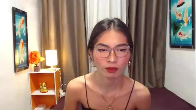 Image 4 of wildtsclarahugecock Stream on Chaturbate on 18 months ago