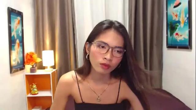 Image 11 of wildtsclarahugecock Stream on Chaturbate on 18 months ago