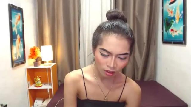 Image 10 of wildtsclarahugecock Stream on Chaturbate on 17 months ago