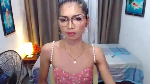 Thumbnail 3, wildtsclarahugecock's Stream at Chaturbate, 14 months ago