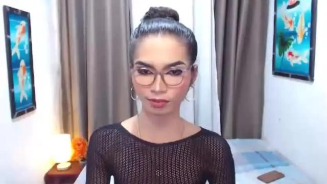 Image 3 of wildtsclarahugecock Stream on Chaturbate on 12 months ago