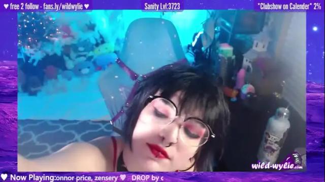Image 12 of wildwylie Stream on Chaturbate on 18 months ago