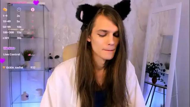 Image 4 of will_snake Stream on Chaturbate on 2 months ago