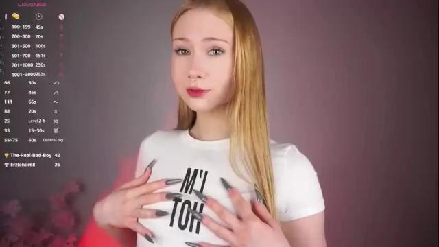 Image 11 of willabelow Stream on Chaturbate on 7 months ago