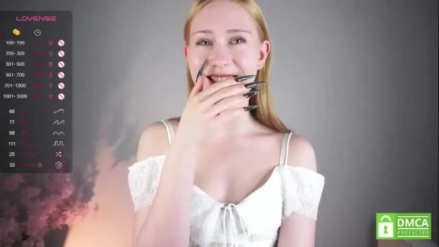 Image 11 of willabelow Stream on Chaturbate on 7 months ago