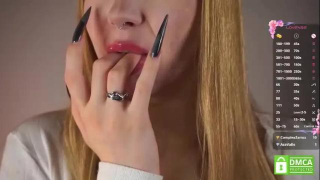 Image 2 of willabelow Stream on Chaturbate on 7 months ago